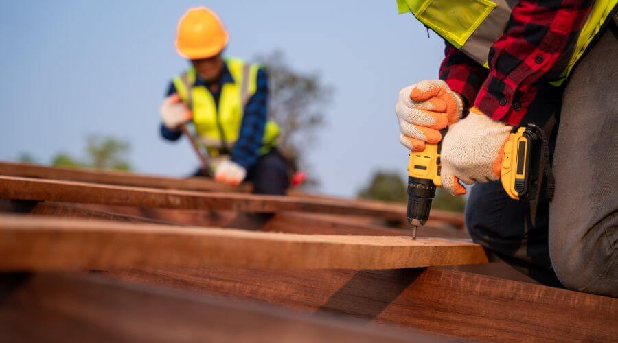 Professional Flat Roofing Installation in Lynnville, IA